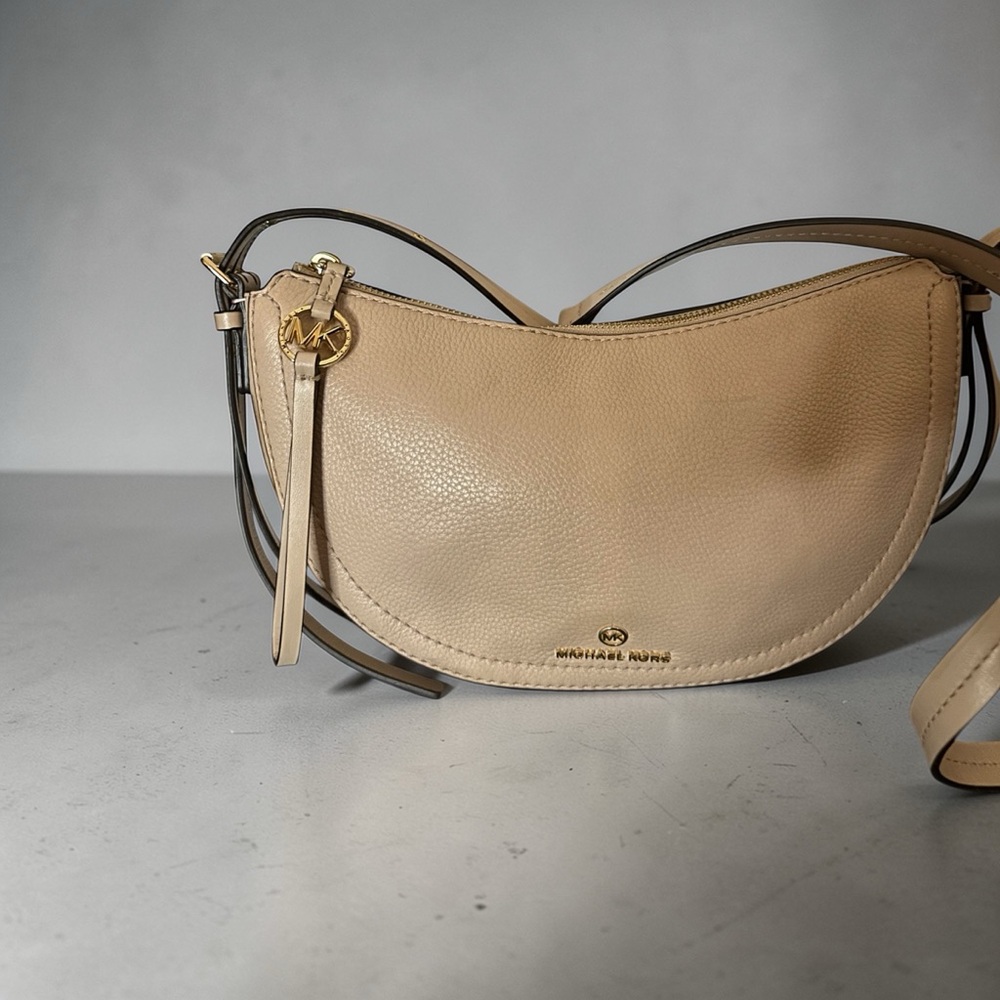 Michael Kors Camden Small Messenger Bag Soft Pink Pebbled Leather Crossbody